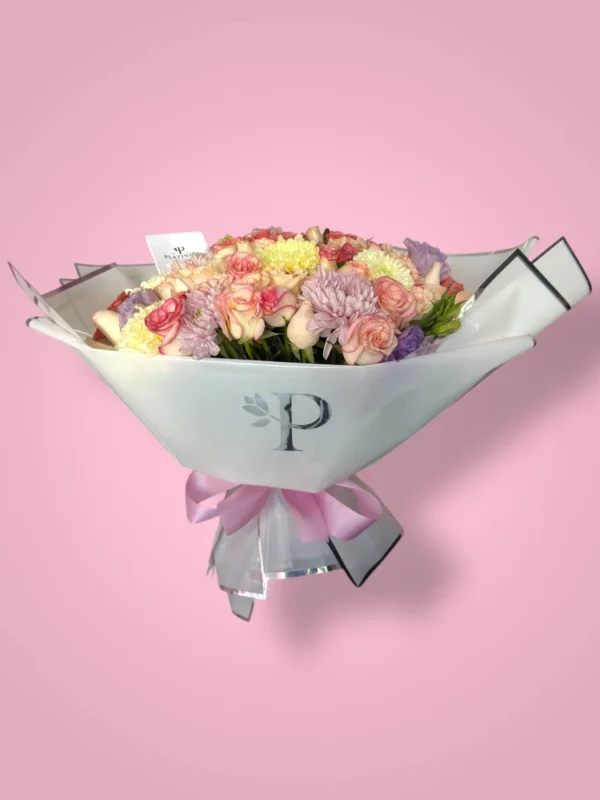 100 Rosas Dovela Con Roxanas, Mini Rosas y Lisianthus
